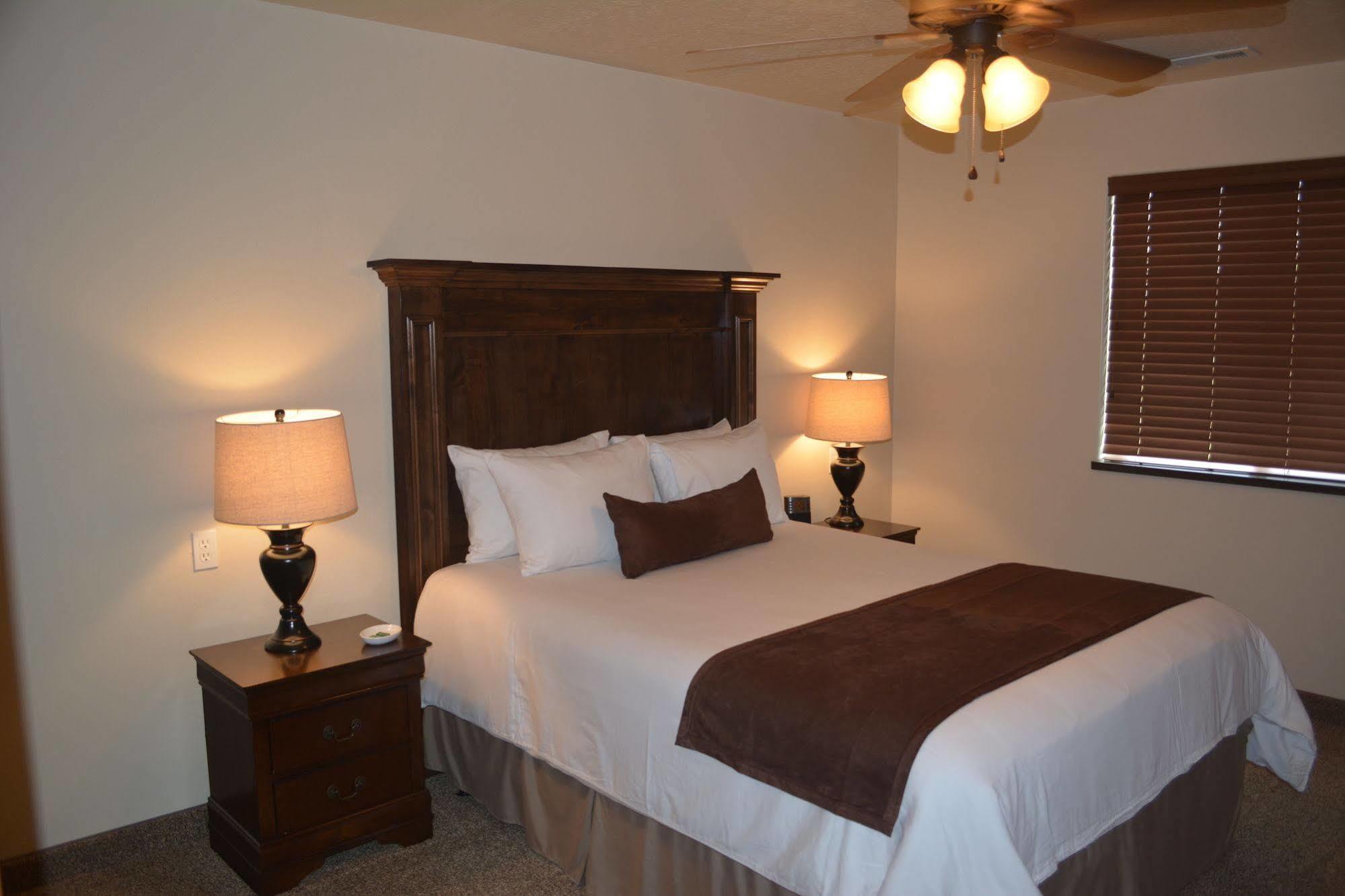 Cb&M Executive Suites Roosevelt Exterior foto