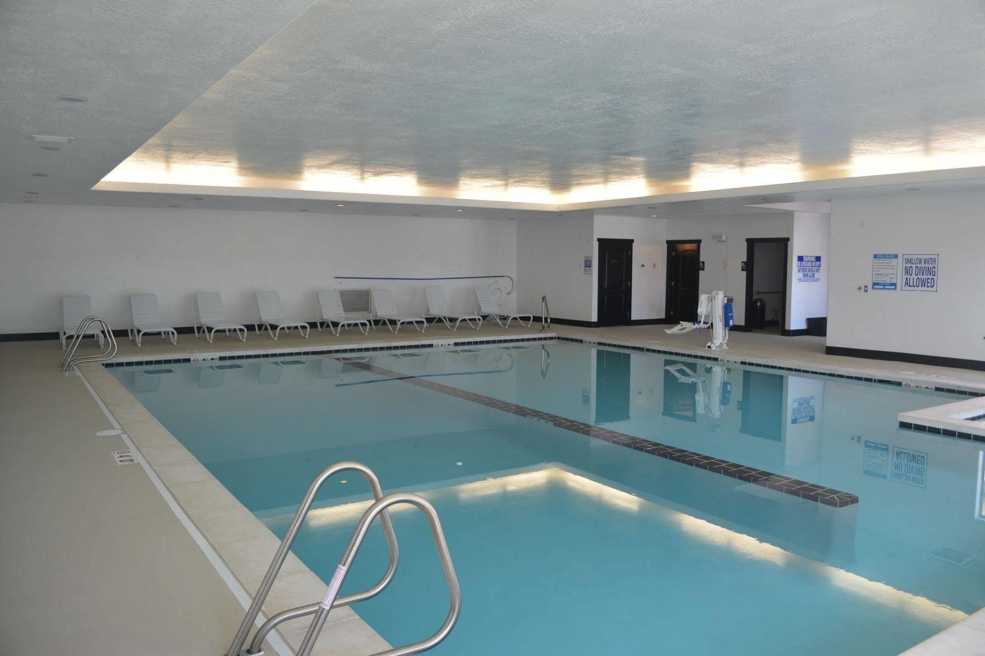 Cb&M Executive Suites Roosevelt Exterior foto